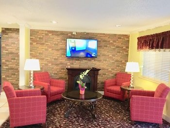 Days Inn by Wyndham Lake Village
