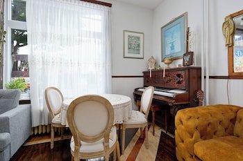 Royal Hotel