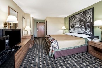 Super 8 by Wyndham Greenville