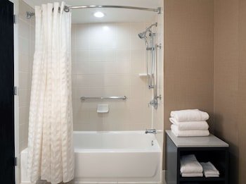 Embassy Suites Houston Near The Galleria
