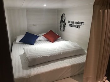 Sleep Walker Poshtel Hostel