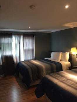 Jones Beach Hotel
