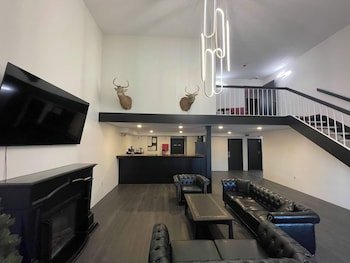 Guest Lodge