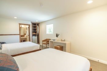 Pioneer Lodge