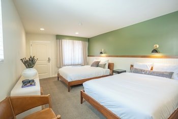 Pioneer Lodge