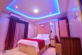 Double M Exquisite Lounge And Suites