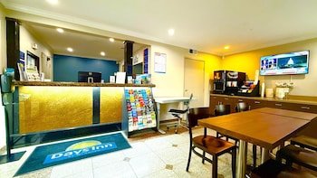 Days Inn by Wyndham Los Angeles LAX/Redondo/Manhattan Beach