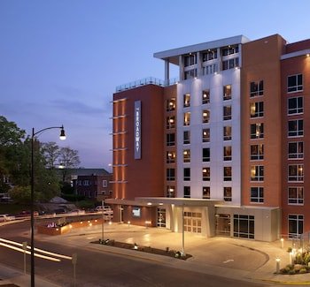 The Broadway Columbia - a DoubleTree by Hilton Hotel