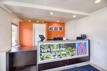 Motel 6 Everett South
