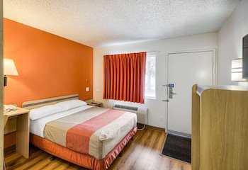Motel 6 Everett South