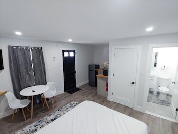 Ethan Allen Motel
