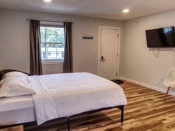 Ethan Allen Motel