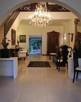 Casa Madonna Providence Hotel Boutique