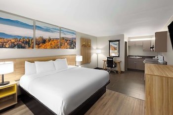 Days Inn by Wyndham Clarksville North
