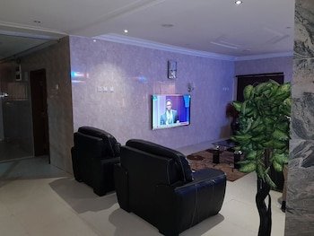 Grand Valley Hotel