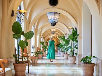 Hotel Nikko Alivila / Yomitan Resort Okinawa