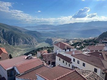 Tholos Hotel