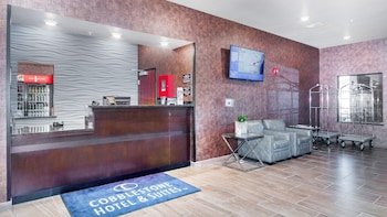 Cobblestone Hotel & Suites