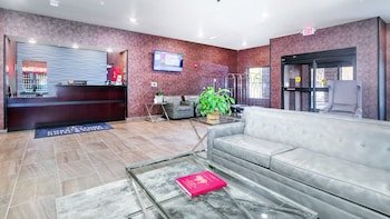 Cobblestone Hotel & Suites
