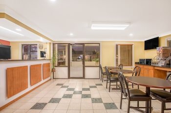 Super 8 by Wyndham Sumter
