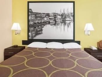 Super 8 by Wyndham Sumter