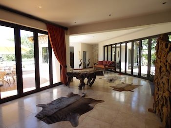 La Rochelle Lodge