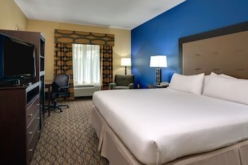 Holiday Inn Express & Suites Tower Center New Brunswick