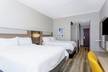 Holiday Inn Express & Suites Orlando-Ocoee East