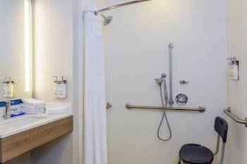 Holiday Inn Express & Suites Orlando-Ocoee East