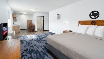 Atria Hotel and RV McGregor