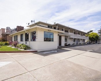 Motel 6 Monterey Downtown