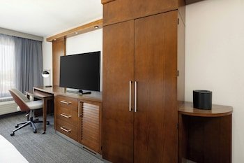 Courtyard by Marriott Los Angeles Woodland Hills