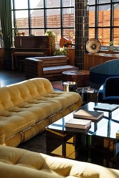 Waymore’s Guest House & Casual Club