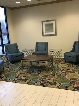 Holiday Inn Hotel & Suites Bolingbrook