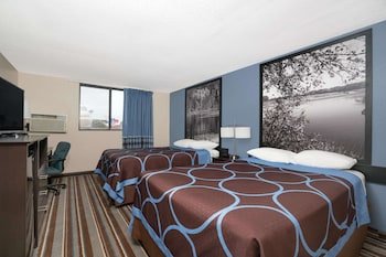 Super 8 by Wyndham Willmar