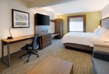 Holiday Inn Express Hotel & Suites