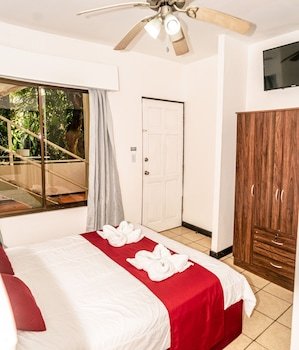 Val Hotel