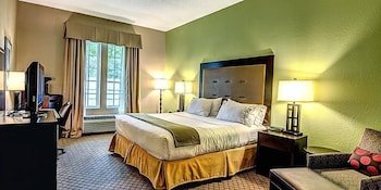 The Inn at River Landing