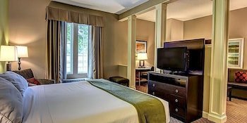 The Inn at River Landing