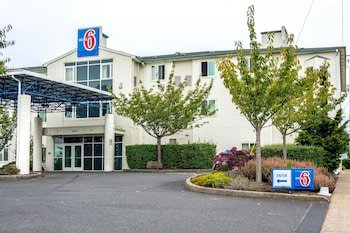 Motel 6 Lincoln City