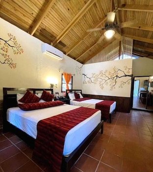 Mayan Hills Resort