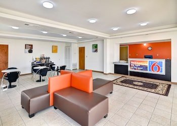 Motel 6 Lindale TX
