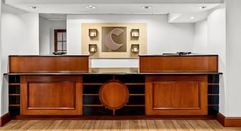 Comfort Inn & Suites Newark - Wilmington