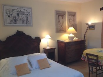 B&B with Charm, Quiet, Kitchen, sw Pool