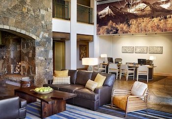 Fairmont Heritage Place, Franz Klammer Lodge