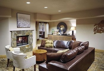 Fairmont Heritage Place, Franz Klammer Lodge