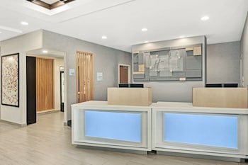 Holiday Inn Express Hotel & Suites Culpeper