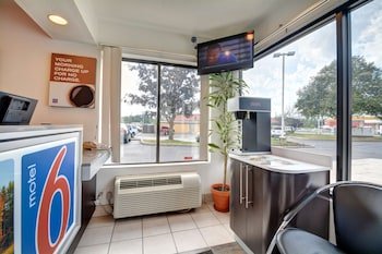 Motel 6 Hartford Southington