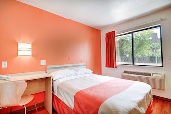 Motel 6 Hartford Southington