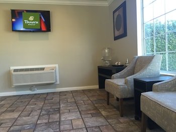 Anaheim Executive Inn & Suites